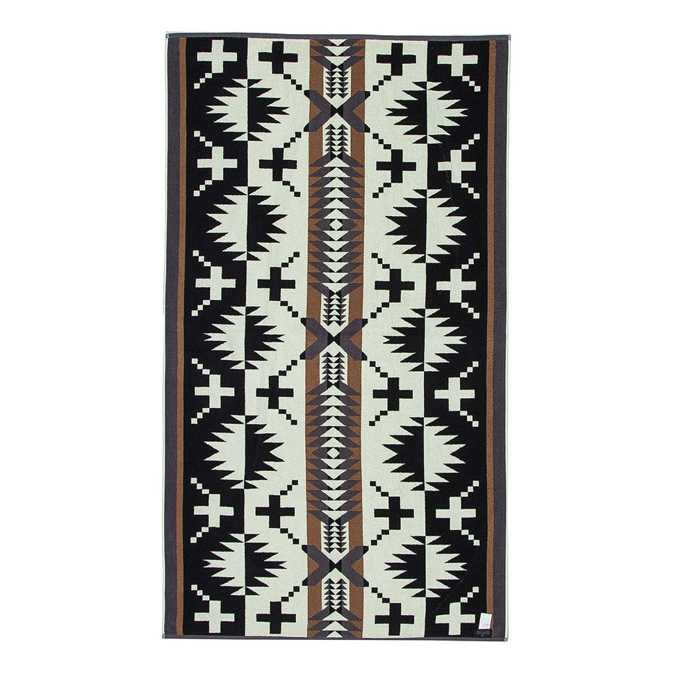 Oversized Jacquard Spa Towel Spider Rock Black / White
