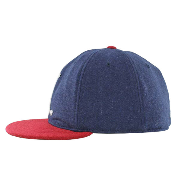 UN-POLO FITTED SNAPBACK
